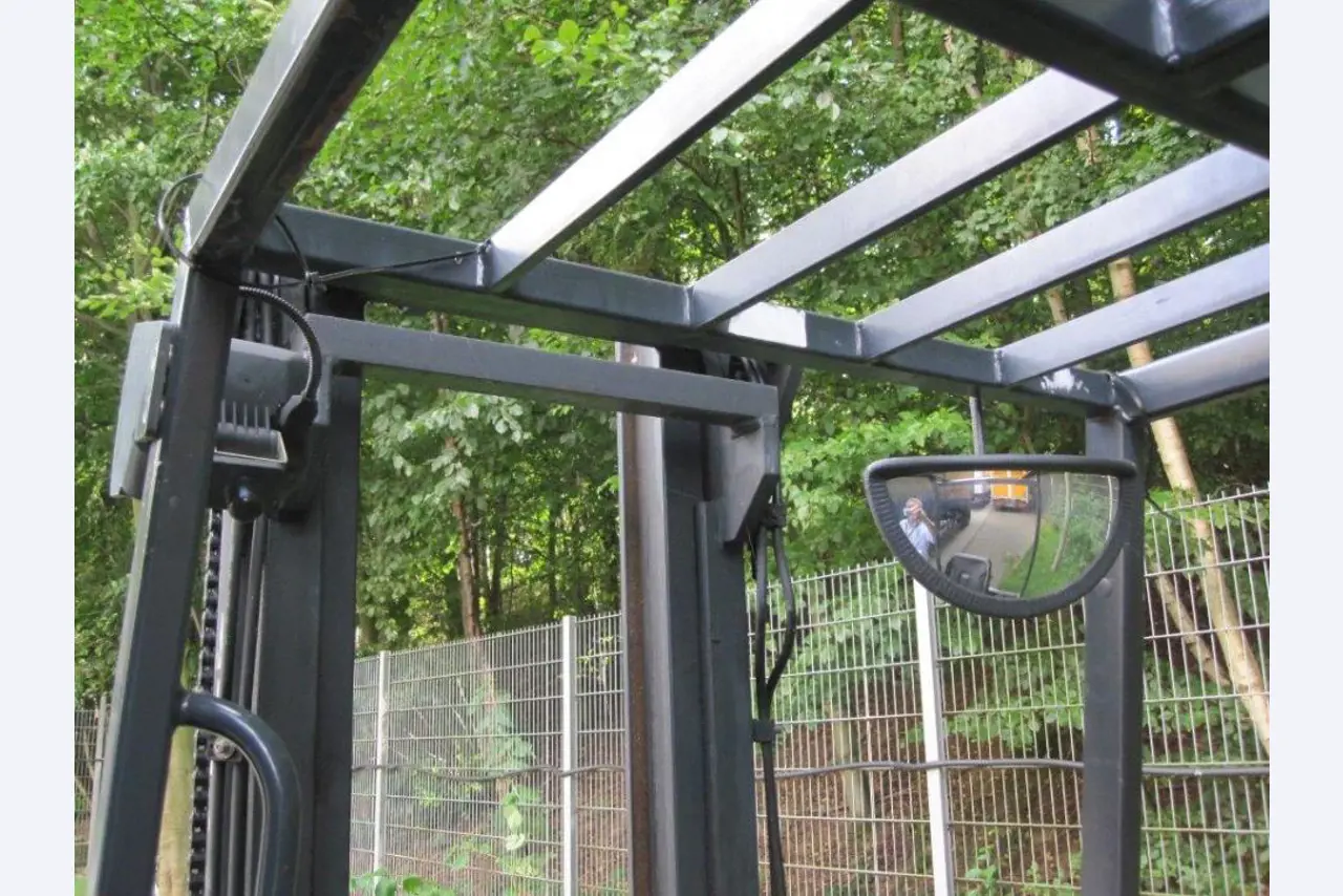 Gepflegte Flurförderfahrzeuge-7